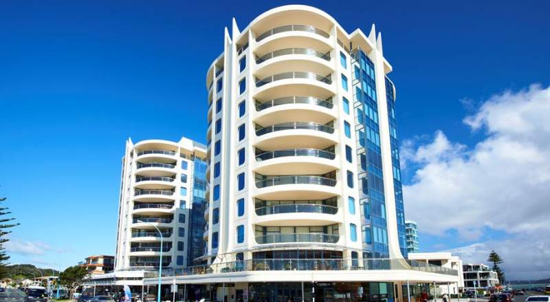 Twin Towers, Mount Maunganui